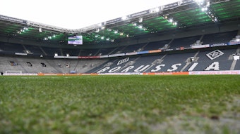 Fußball 1. Bundesliga 12. Spieltag Borussia Mönchengladbach - SpVgg Greuther Fürth am 20.11.2021 im Borussia-Park in Mönchengladbach Innenansicht / Innenaufnahme / Panorama / Innen Leer / Leeres Stadion / Tribüne DFL