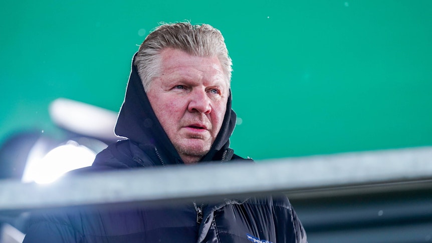 Stefan Effenberg im Stadion von Jahn Regensburg