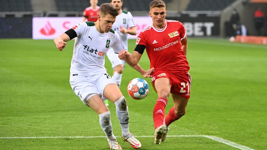 Fussball, Herren, Saison 2021/2022, 1. Bundesliga 20. Spieltag, Borussia Mönchengladbach - 1. FC Union Berlin, v. l. Matthias Ginter Borussia Mönchengladbach, Grischa Prömel 1. FC Union Berlin, 22.01. 2022, *** Football, men, season 2021 2022, 1 Bundesliga 20 matchday , Borussia Mönchengladbach 1 FC Union Berlin, v l Matthias Ginter Borussia Mönchengladbach , Grischa Prömel 1 FC Union Berlin , 22 01 2022, Copyright: xMatthiasxKochx