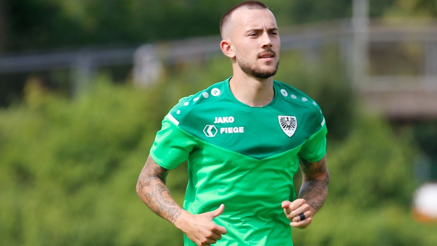 Joshua Holtby, hier bei einem Spiel am 21. August 2021, wechselt von Preußen Münster zu Borussia Mönchengladbach, wo er in der U23 zum Einsatz kommen soll.