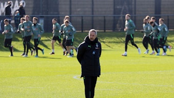 Adi Hütter, Trainer vom Bundesliga Verein Borussia Mönchengladbach beim öffentlichen Training am 23.02.2022