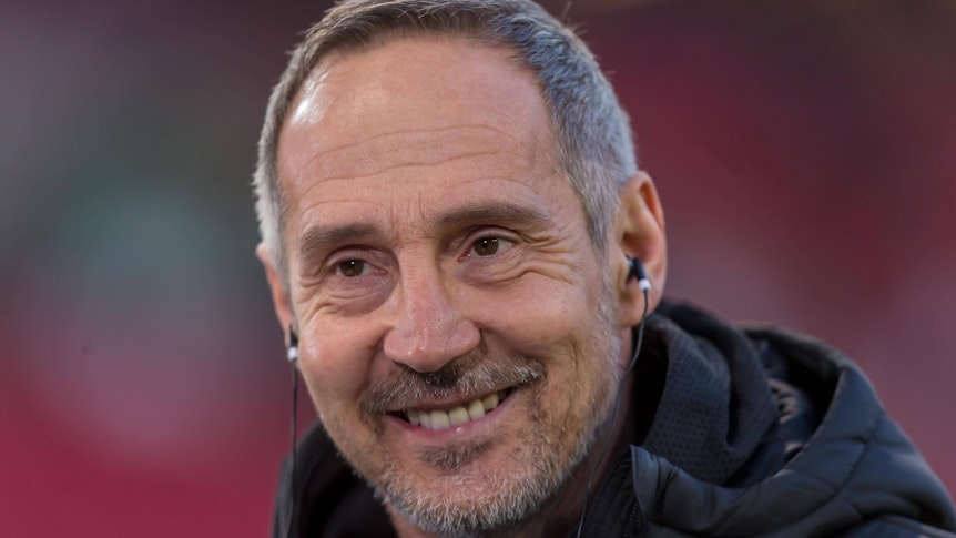 Adi Hütter, Trainer von Borussia Mönchengladbach, am 5. März 2022 beim Auswärtsspiel in Stuttgart im Interview.