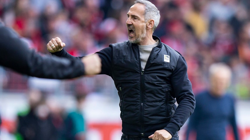 Gladbach-Trainer Adi Hütter tritt mit seiner Mannschaft am Montag (2. Mai 2022) auf RB Leipzig. Gerne würde er auch gegen die Bullen wieder Jubeln wie am 23. April beim SC Freiburg.