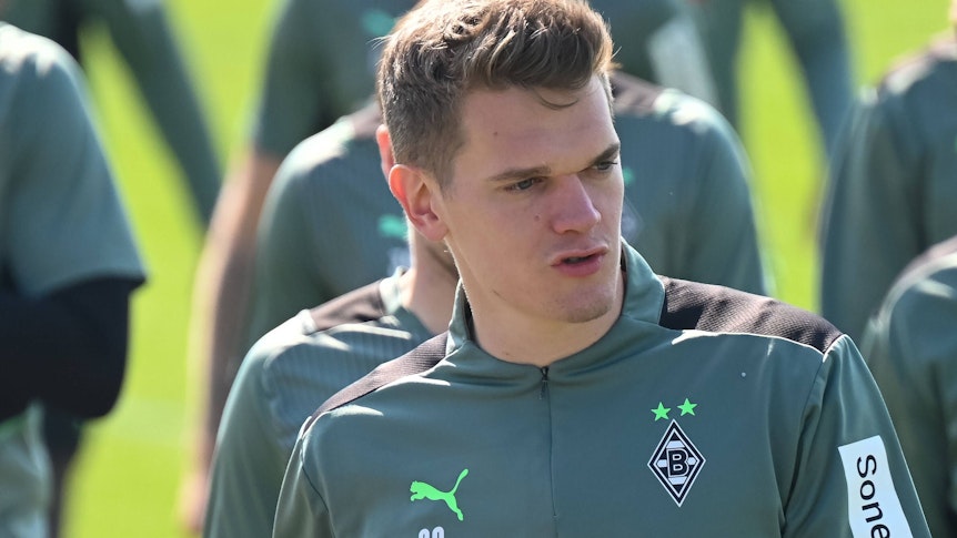 Mathias Ginter von Borussia Mönchengladbach, hier bei einer Trainingseinheit am 28. April 2022, hat in einem Podcast über seinen anstehenden Wechsel zum SC Freiburg gesprochen.