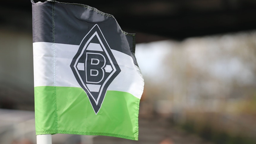 Moenchengladbach, Deutschland 09. April 2022: Regionalliga West - 2021/2022 - Bor. Moenchengladbach U23 vs. RW Ahlen Eckfahne Borussia Mönchengladbach Grenzlandstadion Nordrhein Westfalen *** Moenchengladbach, Germany 09 April 2022 Regionalliga West 2021 2022 Bor Moenchengladbach U23 vs RW Ahlen corner flag Borussia Mönchengladbach Grenzlandstadion Nordrhein Westfalen Copyright: xFotostandx/xVanxderxVeldenx
