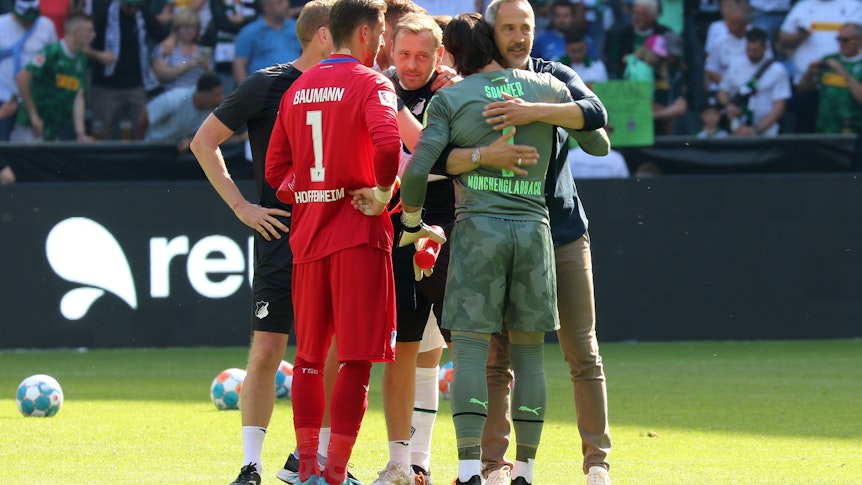 14.05.2022, Mönchengladbach, GER, Fussball, Herren, BL, Saison 2021/2022, Borussia Moenchengladbach BL Bor. Mönchengladbach vs. TSG Hoffenheim Yann Sommer (Gladbach) Trainer Adi Hütter / Huetter (Gladbach)