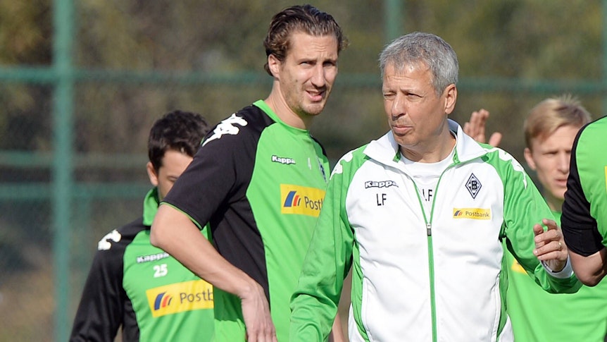 Roel Brouwers und Lucien Favre am 12. Januar 2014 bei Borussia Mönchengladbach.