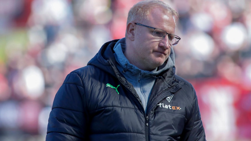 Heiko Vogel, hier am 16. April 2022 beim Spiel gegen Rot-Weiss Essen, wird in Zukunft nicht mehr die U23 von Borussia Mönchengladbach trainieren.