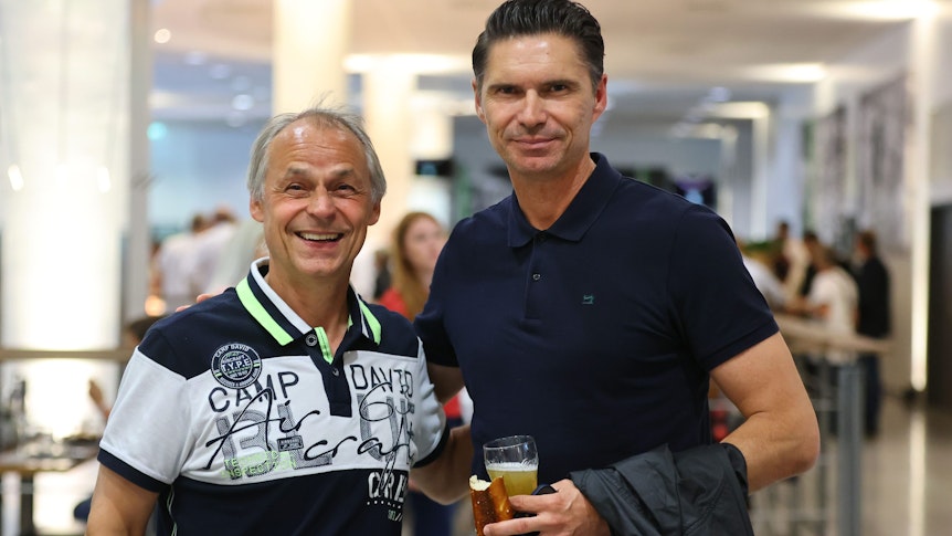 Olaf Thon (l.) und Thomas Brdaric (r.) beim Treffen der ehemaligen Nationalspieler am Dienstagabend (14. Juni 2022) im Borussia-Park.