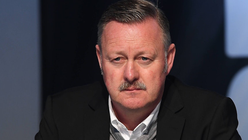 Roland Virkus, Manager von Borussia Mönchengladbach, konnte bisher noch keine Neuzugänge für den Profikader des VfL präsentieren. Das Foto zeigt ihn am 30. Mai 2022 bei der Mitgliederversammlung.