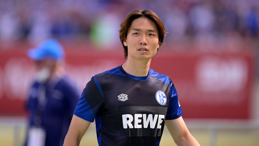 Ko Itakura, hier bei einem Spiel für Schalke 04 am 15. Mai 2022, soll das Interesse von Borussia Mönchengladbach geweckt haben.