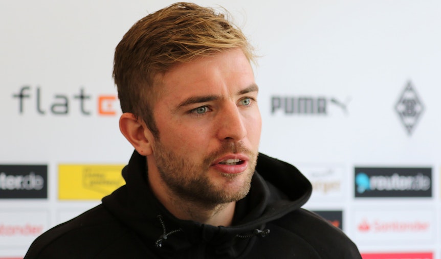 Christoph Kramer von Fußball-Bundesligist Borussia Mönchengladbach. Hier zu sehen am 5. Juli 2022 während des Trainingslagers am Tegernsee. Kramer schaut in die Runde der Medienvertreter.