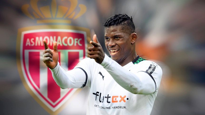 Breel Embolo von Borussia Mönchengladbach wechselt zur AS Monaco. Das Foto zeigt den Stürmer vor dem Logo der Monegassen in einer Fotomontage.