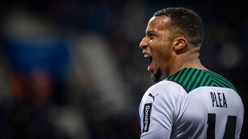 Alassane Plea von Borussia Mönchengladbach, hier beim Torjubel am 18. März 2022 gegen den VfL Bochum, hat seinen Vertrag beim VfL verlängert.