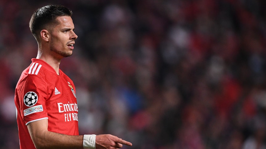 Julian Weigl, hier zu sehen am 23. Februar 2022, ist für ein Jahr von Benfica Lissabon an Borussia Mönchengladbach ausgeliehen.