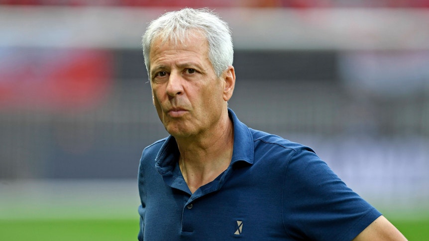 Lucien Favre, Trainer von OGC Nizza, am 08. September 2022 beim Europa-Conference-League-Spiel gegen den 1. FC Köln. Der Ex-Gladbach-Trainer soll in Nizza vor dem Aus stehen.