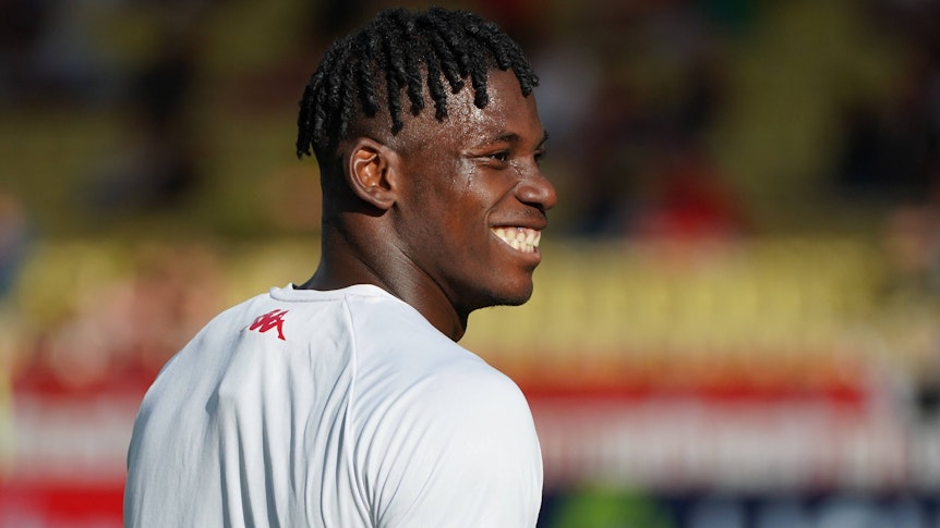 Breel Embolo hat der AS Monaco mit einem frühen Tor und einem Assists am Wochenende zum Sieg gegen den FC Nantes verholfen. Deshalb lacht er und freut sich.