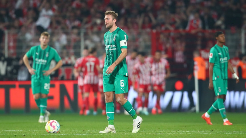 Frust bei Christoph Kramer von Borussia Mönchengladbach nach einem Gegentor im Spiel gegen Union Berlin am 30. Oktober 2022.