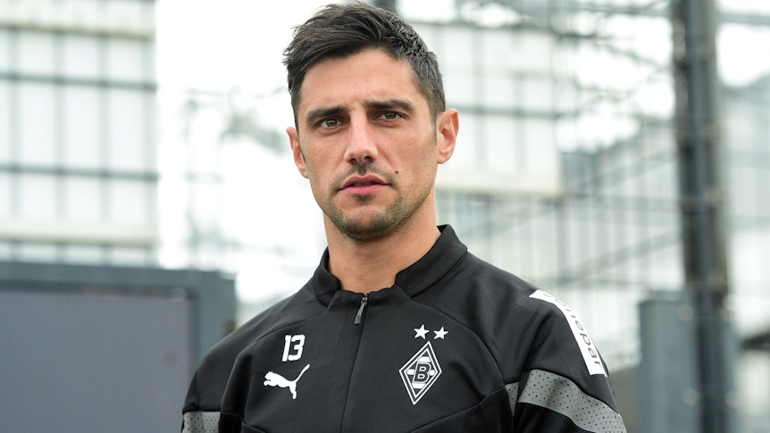 Lars Stindl, Kapitän von Borussia Mönchengladbach, ist während der Fußball-WM in Katar als Experte bei „Magenta-TV“ im Einsatz. Das Foto zeigt den 34-Jährigen bei einer Trainingseinheit der Fohlen im Borussia-Park am 13. Oktober 2022.