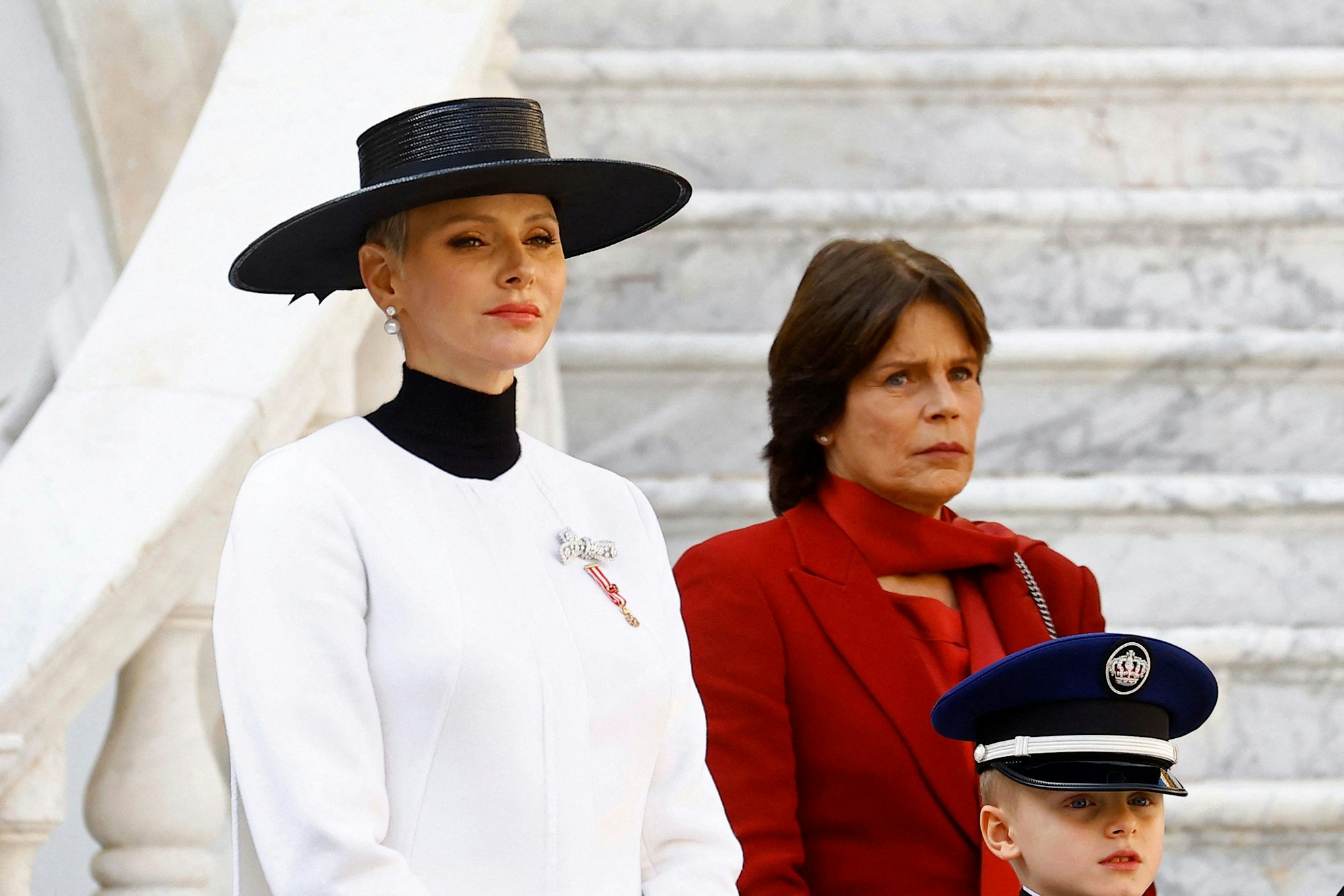 Charlène von Monaco neben ihrer Schwägerin, Prinzessin Stéphanie.