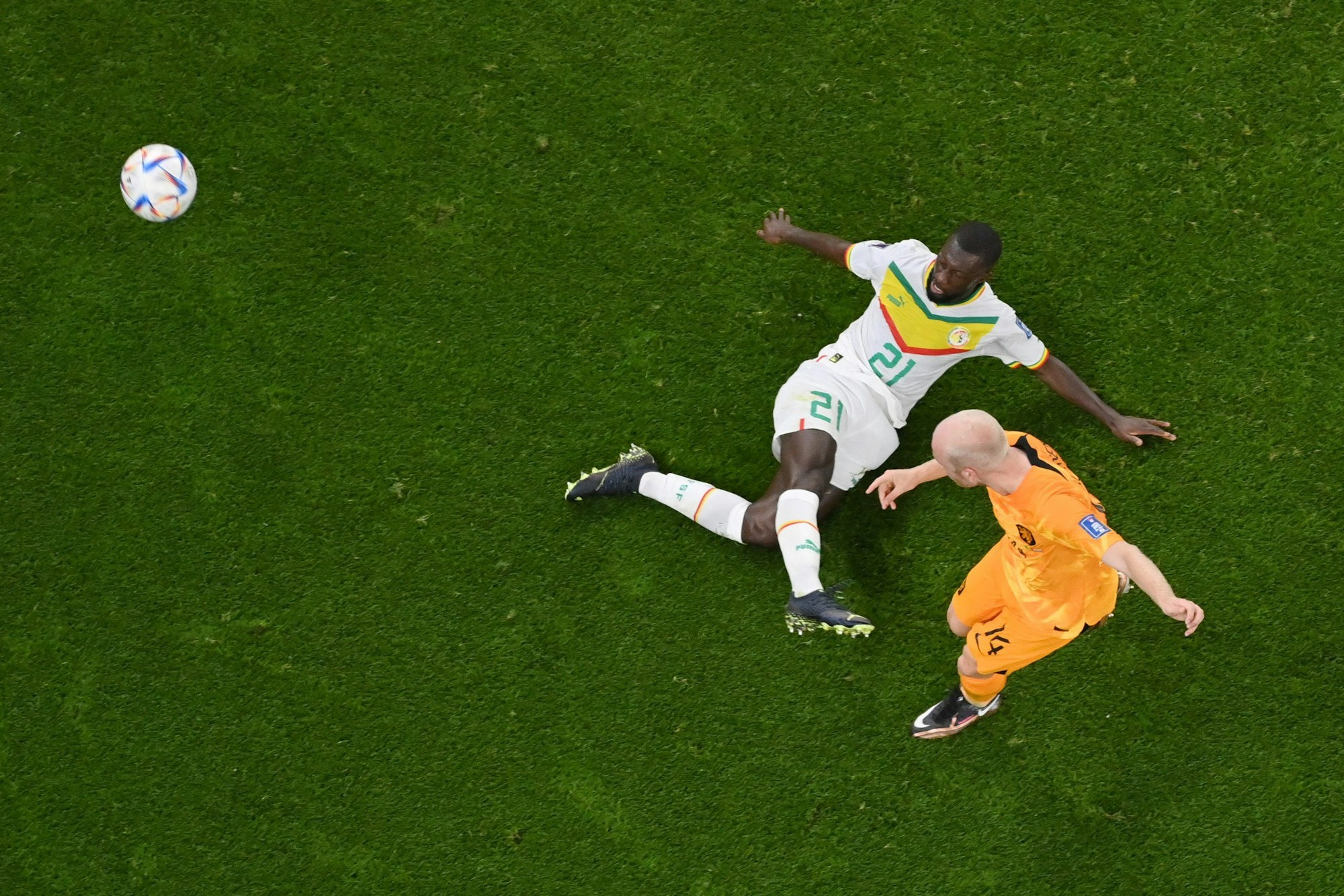 Davy Klaassen erzielt den 2:0-Endstand für die Niederlande gegen den Senegal im ersten WM-Gruppenspiel.