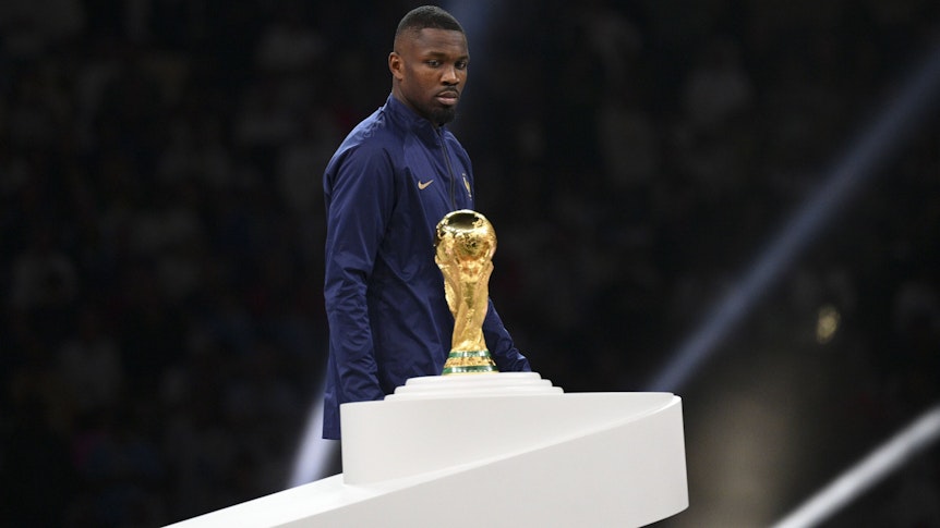 Trauriger Blick: Marcus Thuram, Angreifer von Borussia Mönchengladbach, verlor am Sonntag (18. Dezember 2022) das WM-Finale gegen Argentinien mit Frankreich.