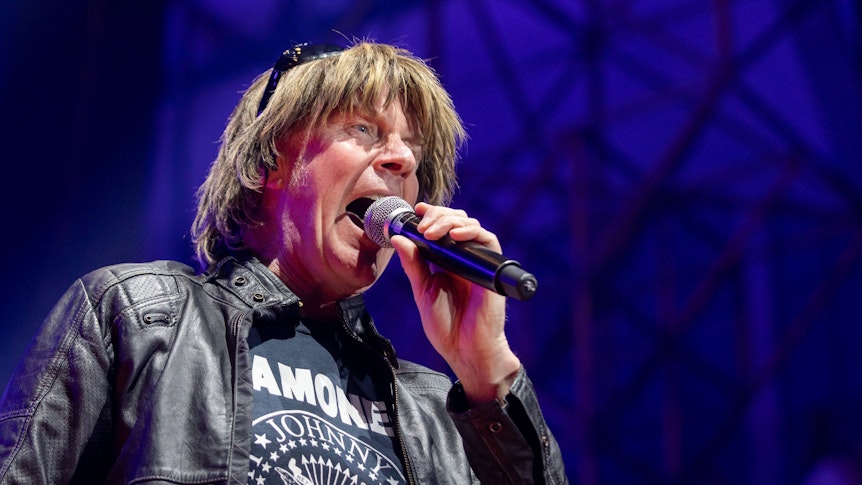 Schlagersänger Mickie Krause freut sich über Siege von Borussia Mönchengladbach. Das Foto zeigt ihn am 19. November 2022 bei einem Auftritt in Frankfurt.