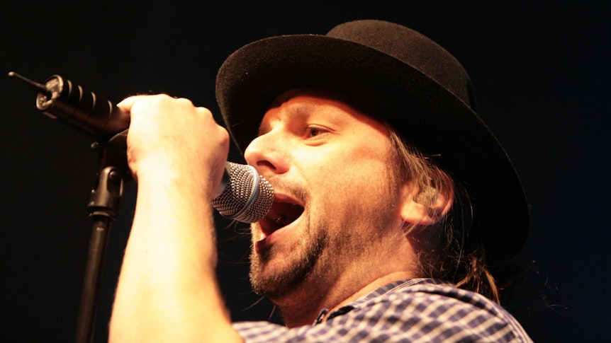 Sänger Hennig Wehland, hier bei einem Auftritt am 5. März 2020, outete sich im Fohlen-Podcasts als glühender Fan von Fußball-Bundesligist Borussia Mönchengladbach.