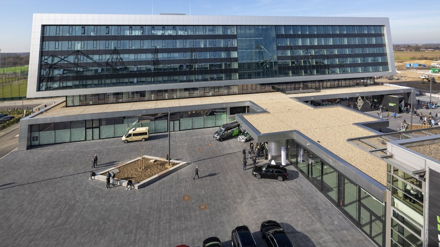 Neubau Hotel Borussia 8 Grad und Stadionvorplatz Fussball Bundesliga 2018 2019 Stadion Borussia