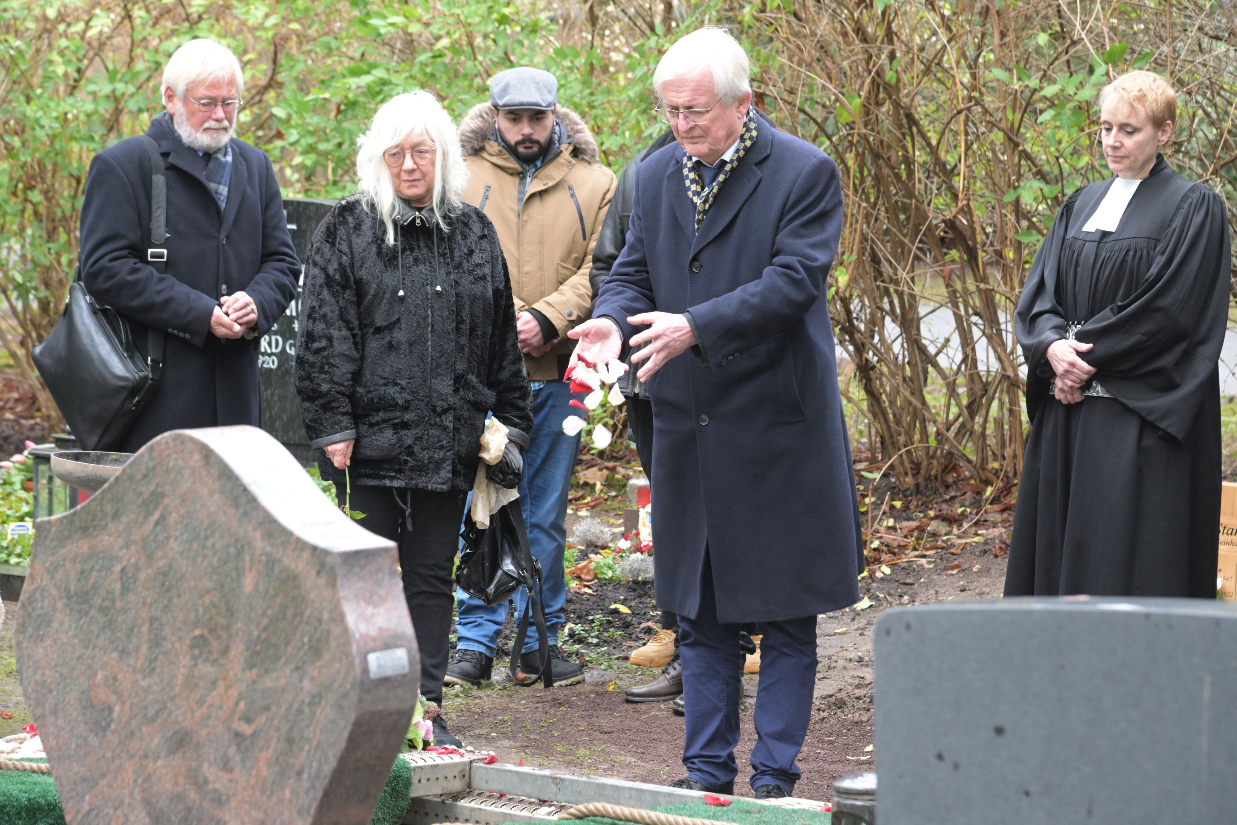 Köln: Gladbacher Ehrenbürgerin Philomena Franz beerdigt | Kölner Stadt