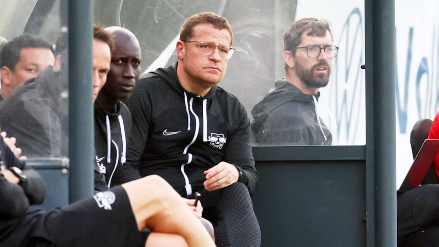 Max Eberl, Ex-Manager von Borussia Mönchengladbach und jetziger Sportchef bei RB Leipzig, am 10. Januar 2023 im Trainingslager in Abu Dhabi.
