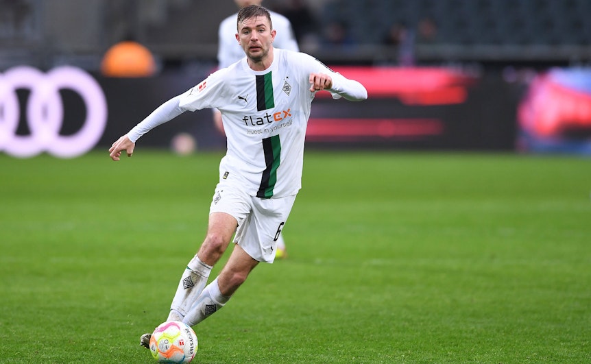 Gladbach-Star und Weltmeister Christoph Kramer. Der Mittelfeldspieler, hier zu sehen am 14. Januar 2023 im Borussia-Park, hat mit GladbachLIVE exklusiv vor dem Bundesliga-Restart gegen Bayer Leverkusen gesprochen. Kramer hat den Ball am rechten Fuß und ist in Aktion.