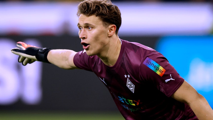 Jan Olschowsky spielt seit der Jugend bei Borussia Mönchengladbach und avancierte erst im November zur Nummer zwei des Bundesligisten. Das Foto zeigt ihn am 11. November 2022 beim 4:2-Sieg gegen den BVB.
