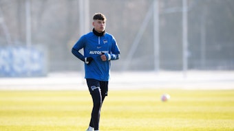 Linksverteidiger Lukas Ullrich, hier am 8. Februar 2023 im Training von Hertha BSC, wechselt ablösefrei zu Borussia Mönchengladbach.