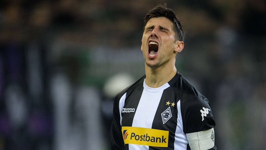 Lars Stindl schreit seinen Frust im Trikot von Borussia Mönchengladbach bei einem Bundesliga-Spiel gegen Borussia Dortmund am 18. Februar 2018 heraus.
