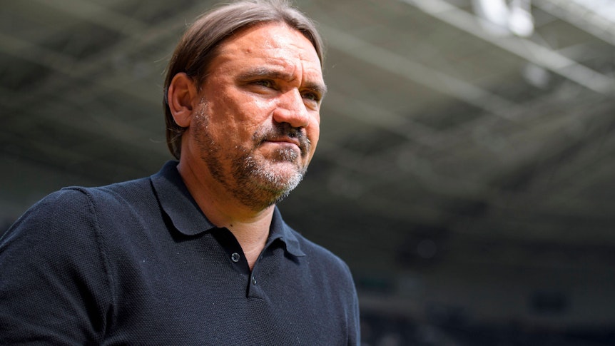 Daniel Farke, Trainer von Borussia Mönchengladbach, tritt am Samstag (13. Mai 2023/18.30) mit seinem Team in der Bundesliga bei Borussia Dortmund an. Im Falle eines Sieges könnten die Fohlen dem BVB die Meisterschaftsträume verderben. Das Foto zeigt Farke am 6. Mai beim Spiel gegen den VfL Bochum im Borussia-Park.