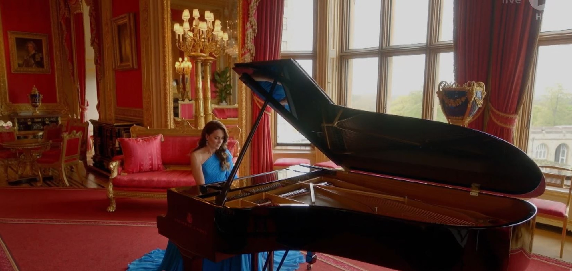 Kate, Prinzessin von Wales am Klavier auf Schloss Windsor. Einspieler ESC 2023