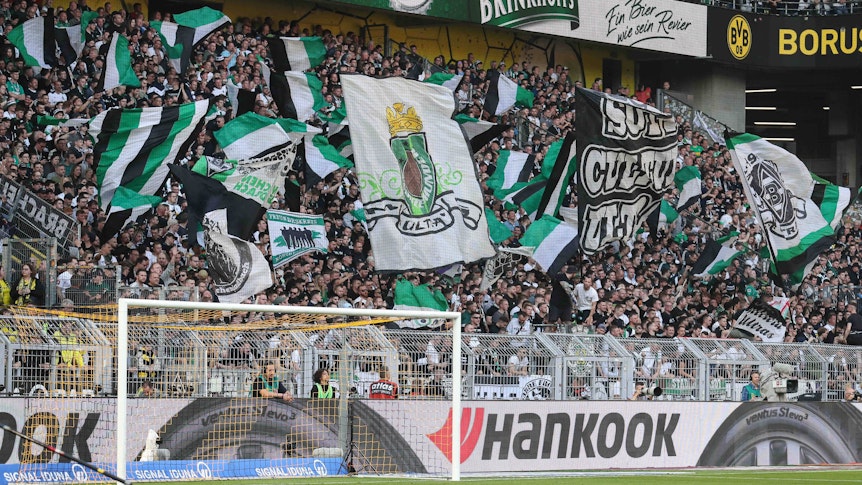 Die mitgereisten Fans von Borussia Mönchengladbach sahen am Samstag (13. Mai 2023) eine 2:5-Niederlage gegen Borussia Dortmund.