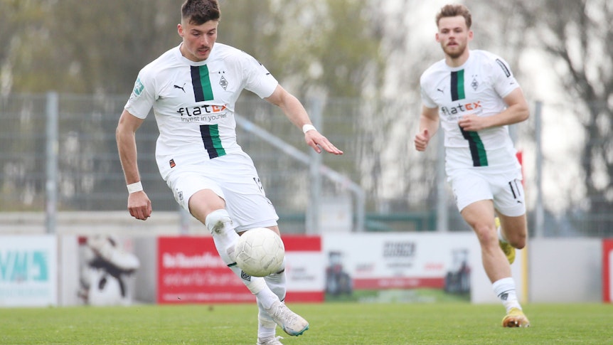 Semir Telalovic, hier am 15. April bei einem Regionalliga-Spiel beim SV Straelen, erzielte im Duell bei Schalke 04 am Samstag (13. Mai) einen Hattrick. Die Partie endete mit einem 5:5.