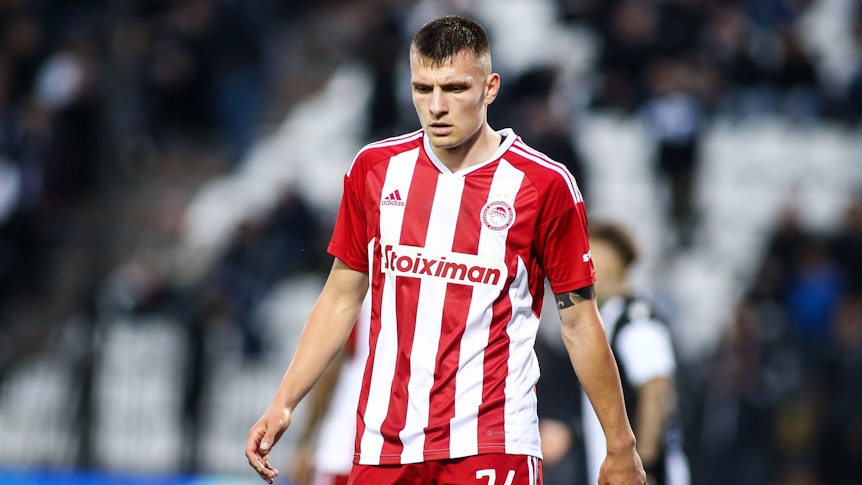 Andreas Ndoj bei einem Liga-Spiel für Olympiakos Piräus am 14. Mai 2023.