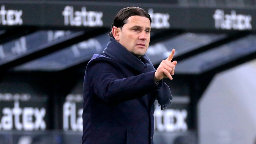 Gerardo Seoane bei seinem bisher letzten Auftritt im Borussia-Park. Das Foto zeigt ihn beim Bundesliga-Spiel von Borussia Mönchengladbach gegen Bayer Leverkusen am 15. Januar 2022.