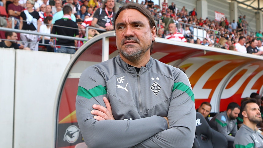 Daniel Farke steht bei seinem letzten Spiel als Cheftrainer von Borussia Mönchengladbach am 31. Mai 2023 an der Seitenauslinie.