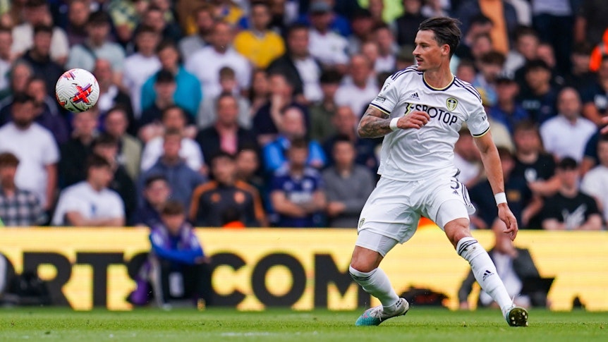 Robin Koch im Trikot von Leeds United beim Premier-League-Spiel gegen die Tottenham Hotspur am 28. Mai 2023.
