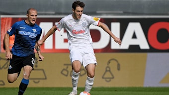 Marcel Benger am 25. September 2021 im Trikot von Holstein Kiel.