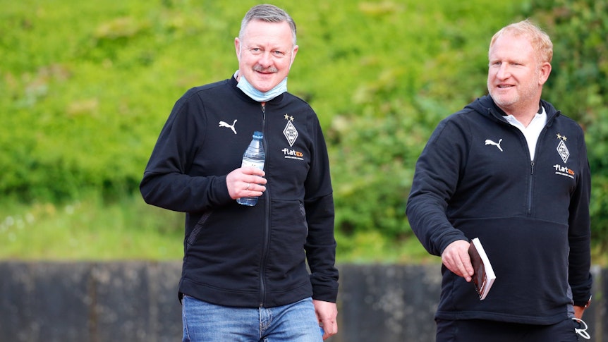 Roland Virkus (l.) am 28. Mai 2021 gemeinsam mit Heiko Vogel, dem damaligen Trainer der Gladbach-U23.