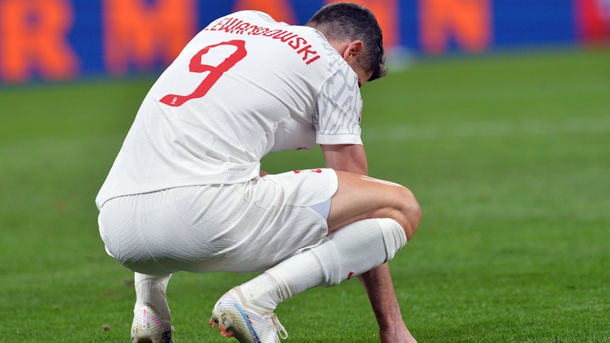 Robert Lewandowski ist nach einer Pleite der polnischen Nationalmannschaft gegen Tschechien am 24. März 2023 niedergeschlagen.