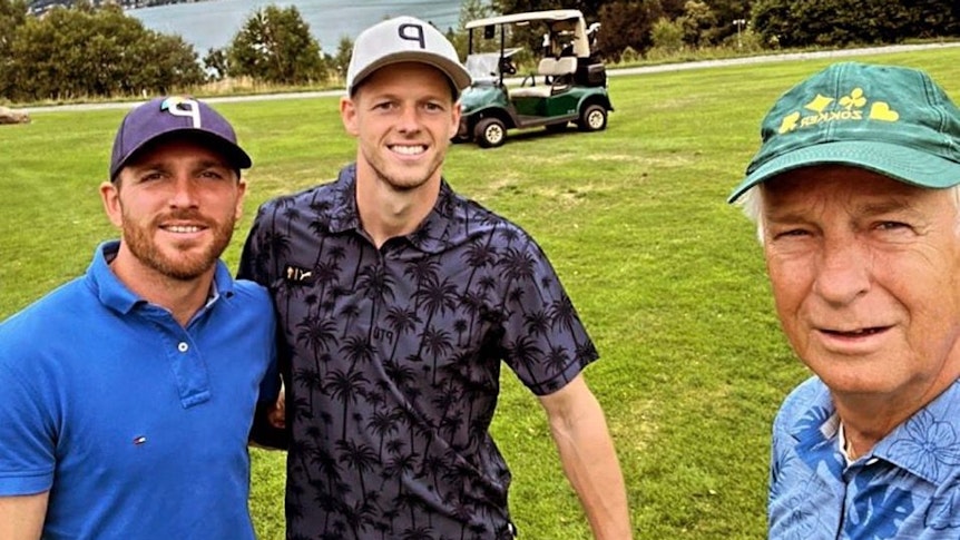 Die Insta-Story von Tobias Sippel (l.) zum Golf-Ausflug mit Jonas Omlin (M.) und Rainer Bonhof. Die Foto-Collage hat Sippel am 30. Juli 2023 veröffentlicht.