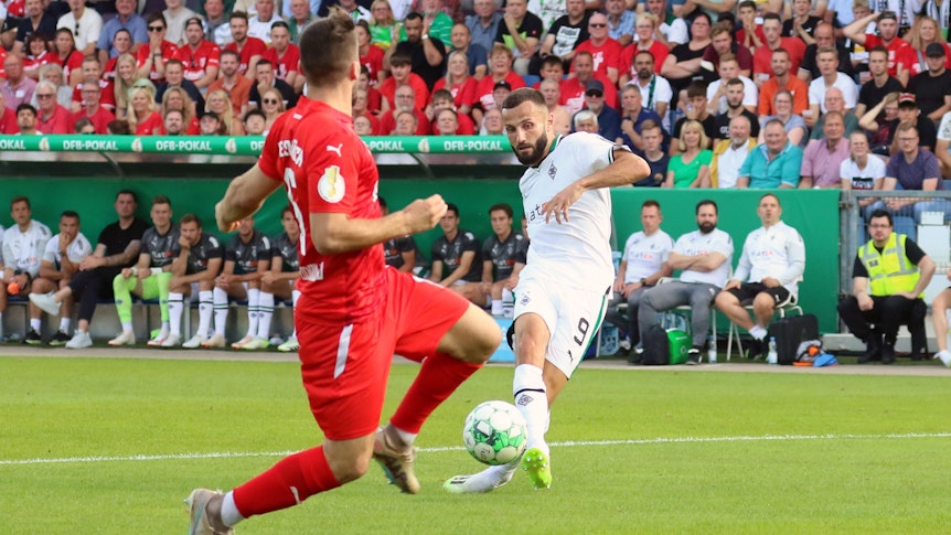 Franck Honorat trifft am 11. August 2023 zum 1:0 für Borussia Mönchengladbach im DFB-Pokal-Erstrundenspiel beim TuS Bersenbrück.