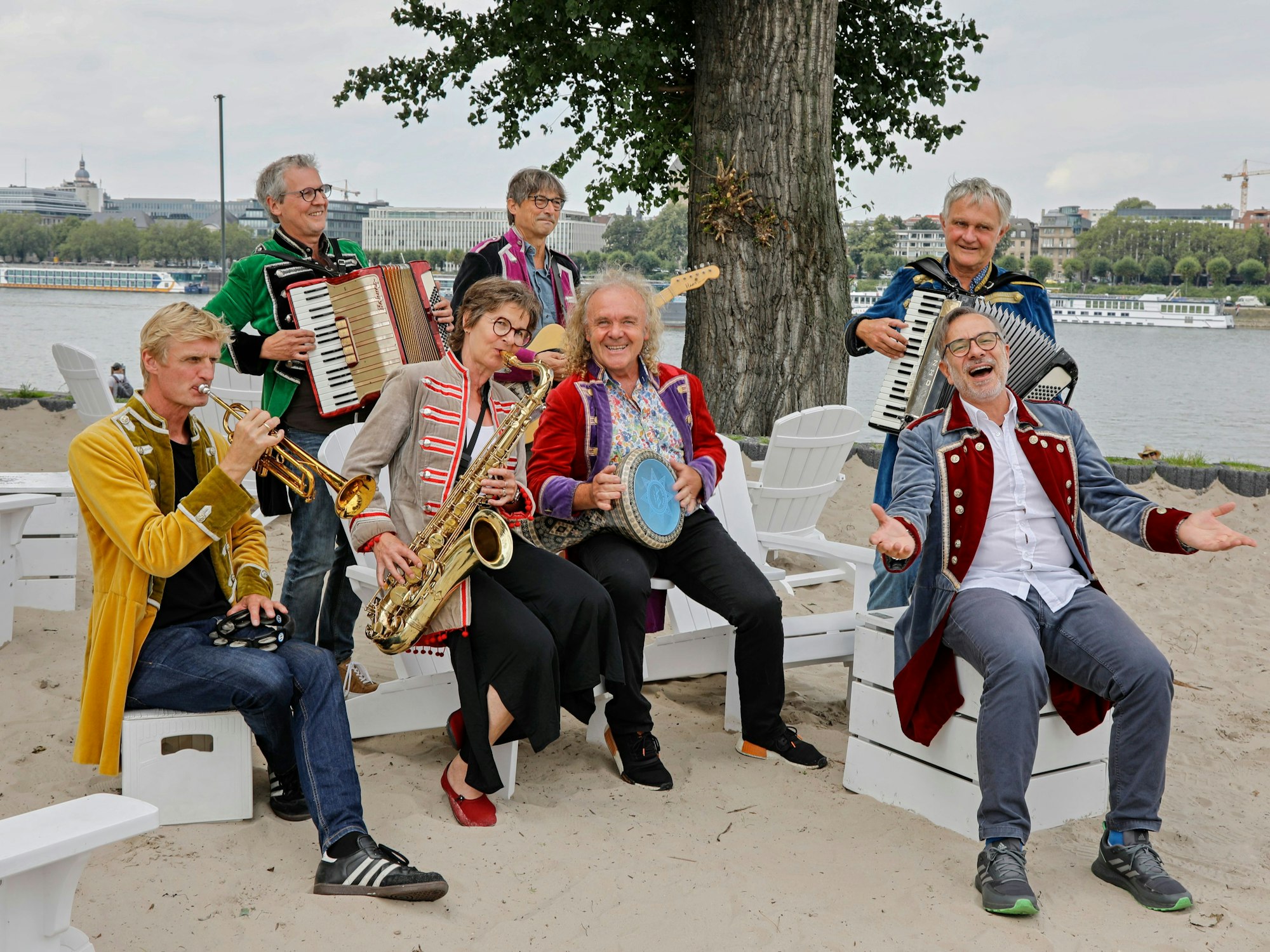 Kölner KultBand Köbes Underground tritt im Tanzbrunnen auf Express