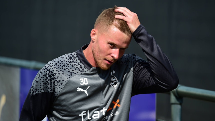 Nico Elvedi verlässt den Trainingsplatz am 31. August 2023.